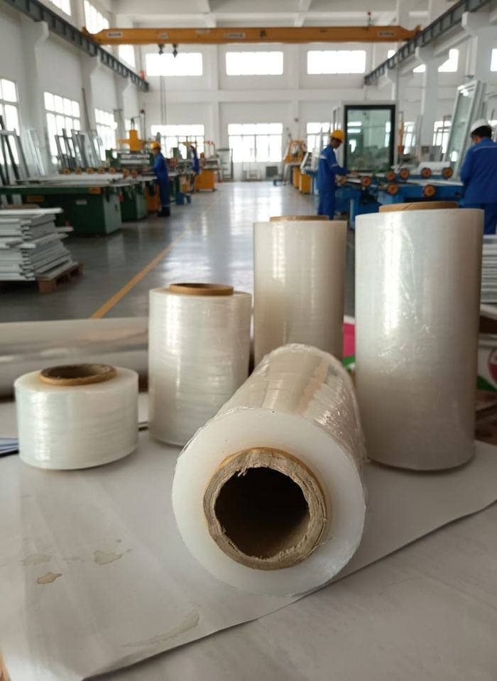Stretch film plastik wrapping industri 17 micron