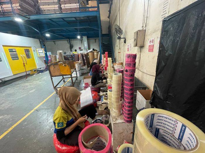 Pabrik maklon lakban Semarang — produksi own brand Pack One